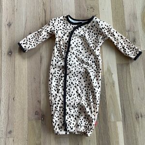 Cheetah/Dalmatian spotted magnetic me sleep gown